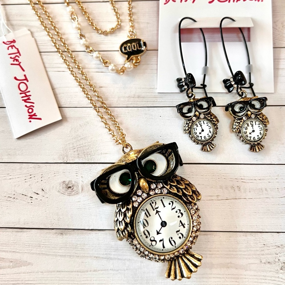 Betsey Johnson ‘Back to Cool’ Owl Pendant Necklace & Earring Set  NWT/HTF!